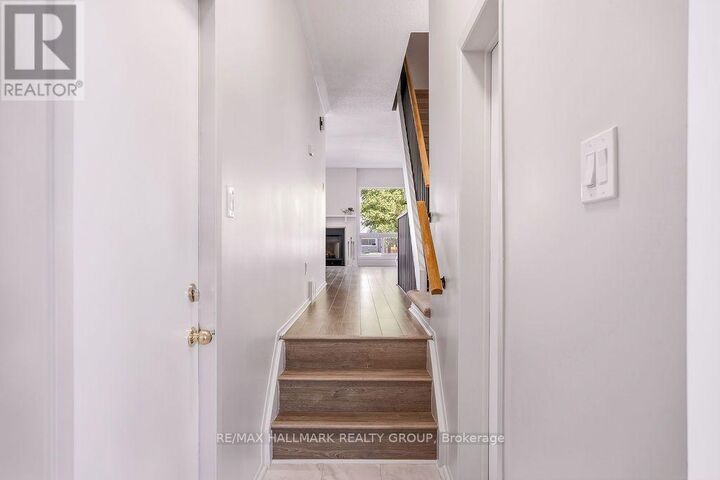 Property Photo:  197 Tartan Drive  ON K2J 3S3 