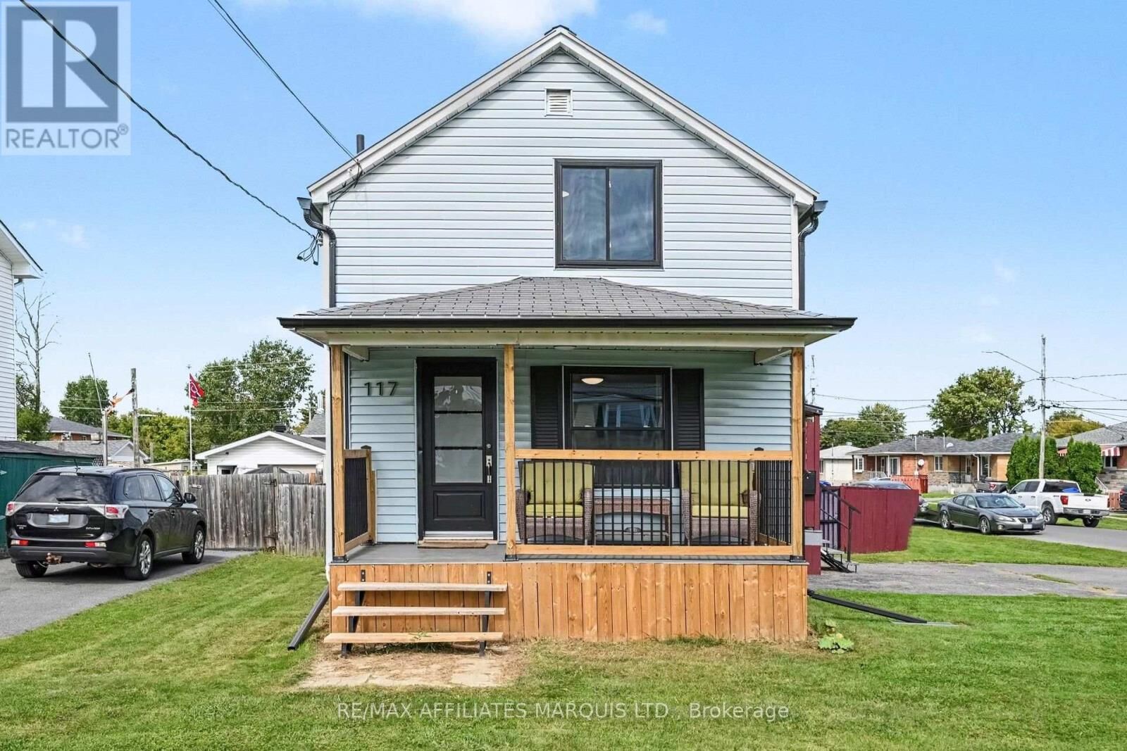 Property Photo:  117 Sunnyside Avenue  ON K6H 3C9 