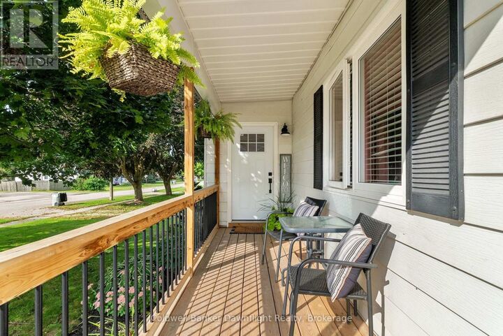 Property Photo:  154 Richmond Street  ON N0M 1X0 