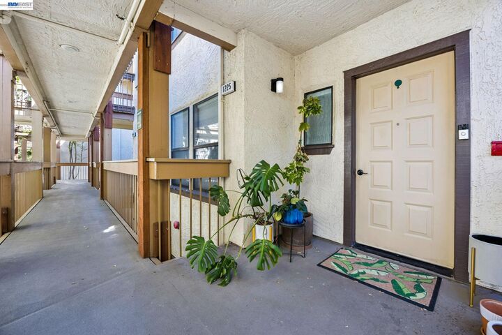 Property Photo:  1225 S Villa Way  CA 94595 
