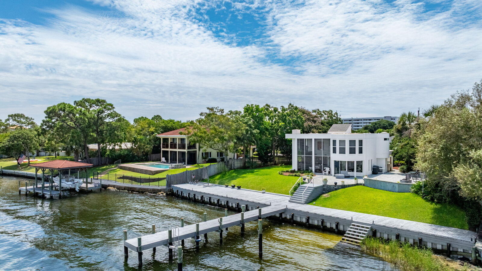 Property Photo: 521 Dorado Avenue FL 32548