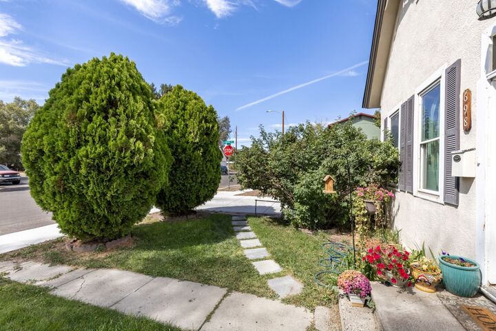Property Photo:  698 6th Street  NV 89801 