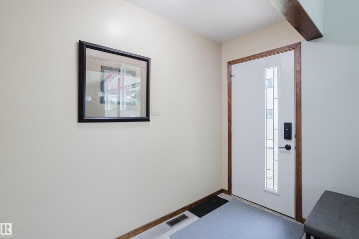 Property Photo:  10924 35A Avenue NW  AB T6J 0A3 