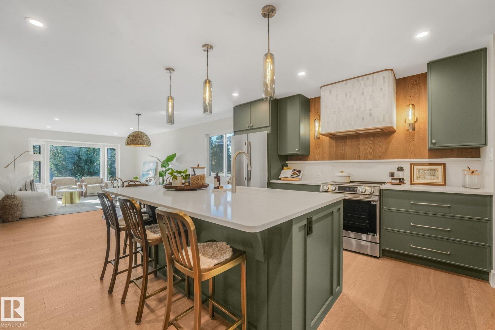 Property Photo:  2031 104A Street NW  AB T6J 5A6 