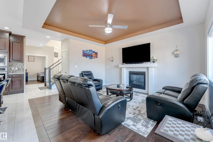 Property Photo:  1943 Adamson Terrace SW  AB T6W 1A8 