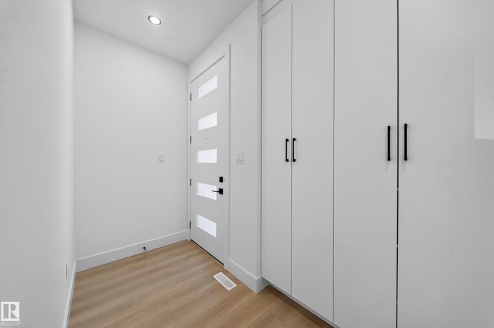 Property Photo:  17625 67 Street NW  AB T5Z 0Y2 