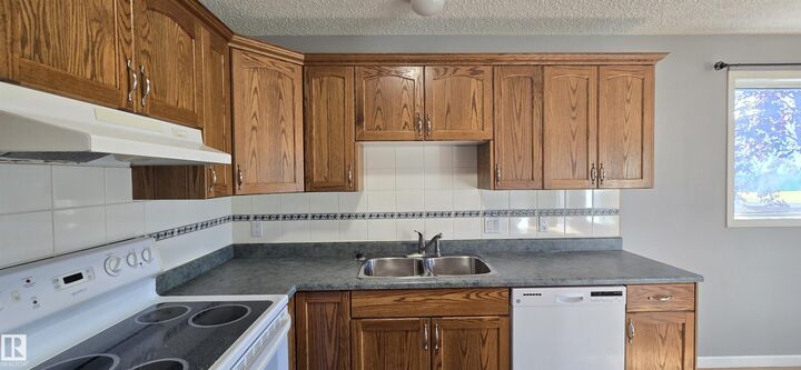 Property Photo:  4819 47 Avenue  AB T9C 1Z2 