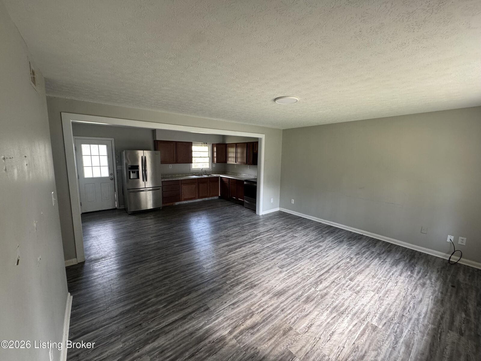 Property Photo: 5407 Chestnutwood Way KY 40272