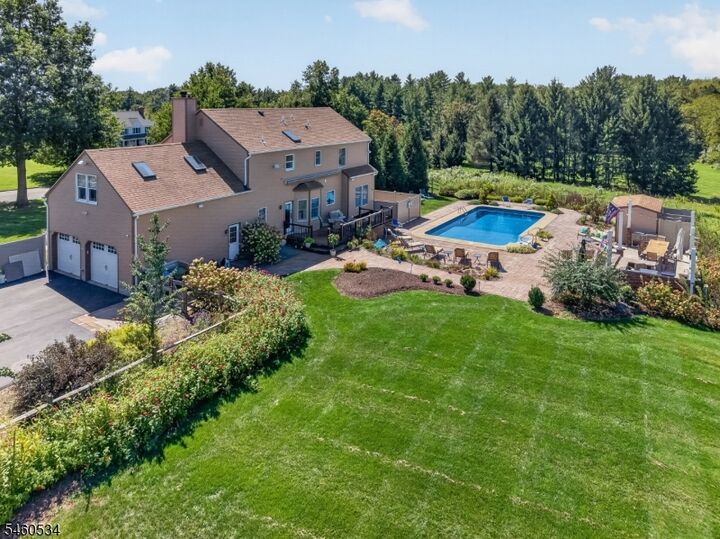 Property Photo:  6 Pinewood Rd  NJ 08848 