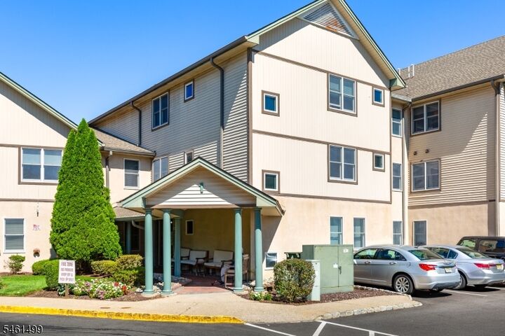 Property Photo:  83 Park Edge Condo 3C  NJ 07922 