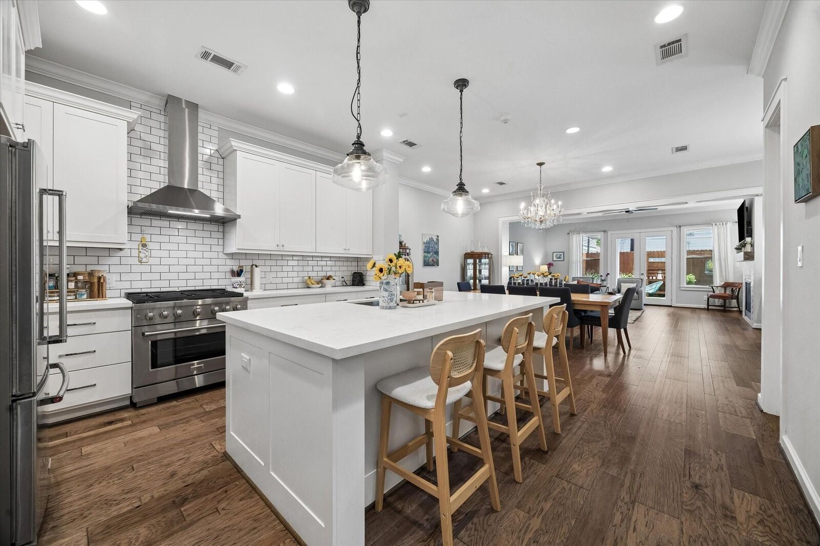 Property Photo: 118 E 27th Street B TX 77008