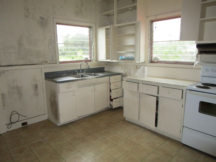Property Photo:  66 Ohea St  HI 96720 