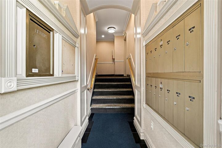 Property Photo:  2 Bryant Crescent 1N  NY 10605 