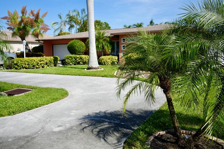 Property Photo:  1829 Cornwallis Parkway  FL 33904 
