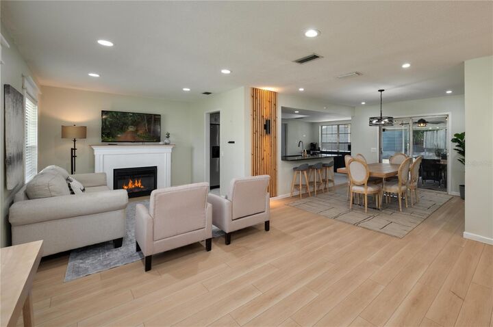 Property Photo:  101 Sandburg Lane  FL 33884 