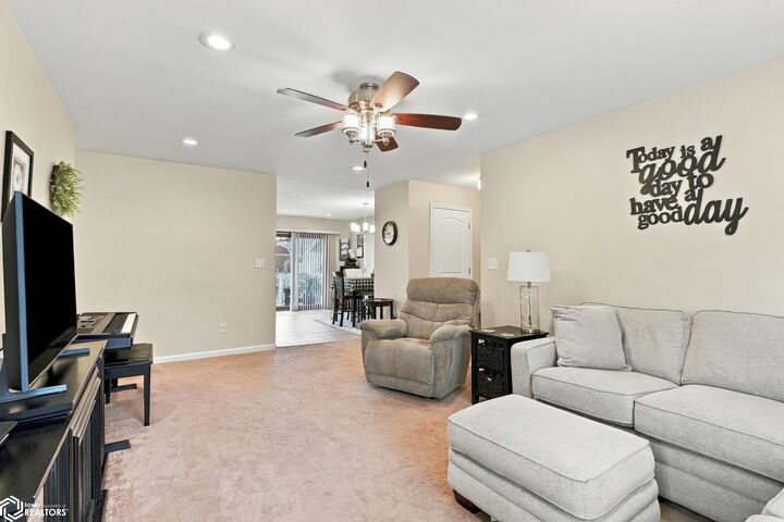 Property Photo:  2416 Gear Street  IA 52601 