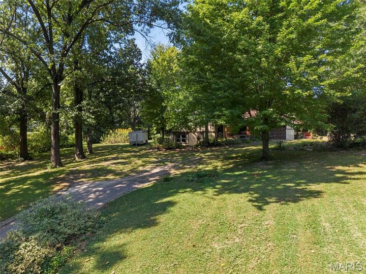 Property Photo: 433 Day Drive MO 63135