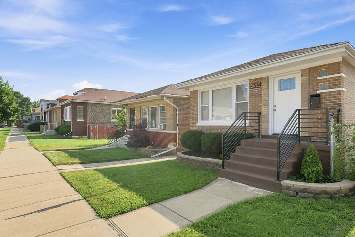 Property Photo: 9314 S Colfax Avenue IL 60617