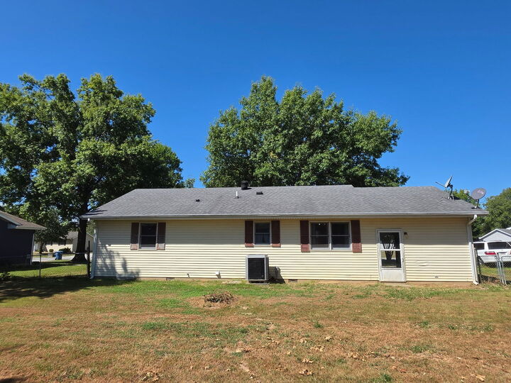 Property Photo:  105 N Lawrence Street  IL 62924 