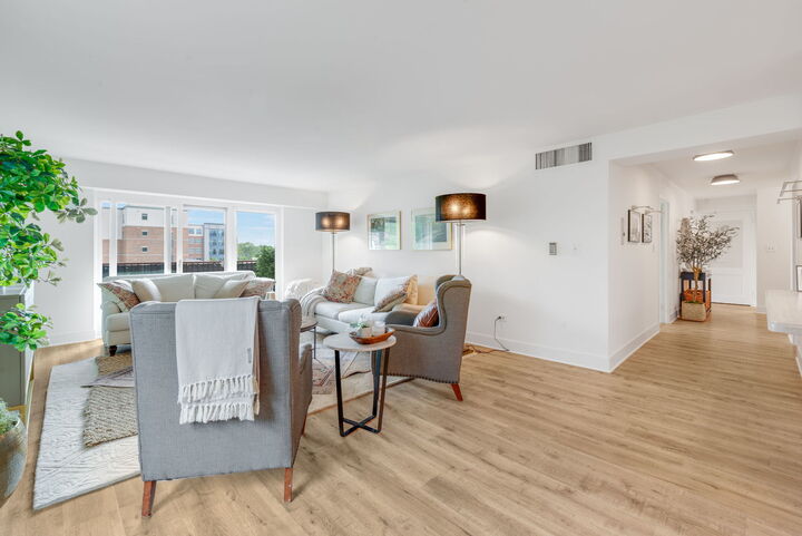 Property Photo:  141 N La Grange Road 302  IL 60525 