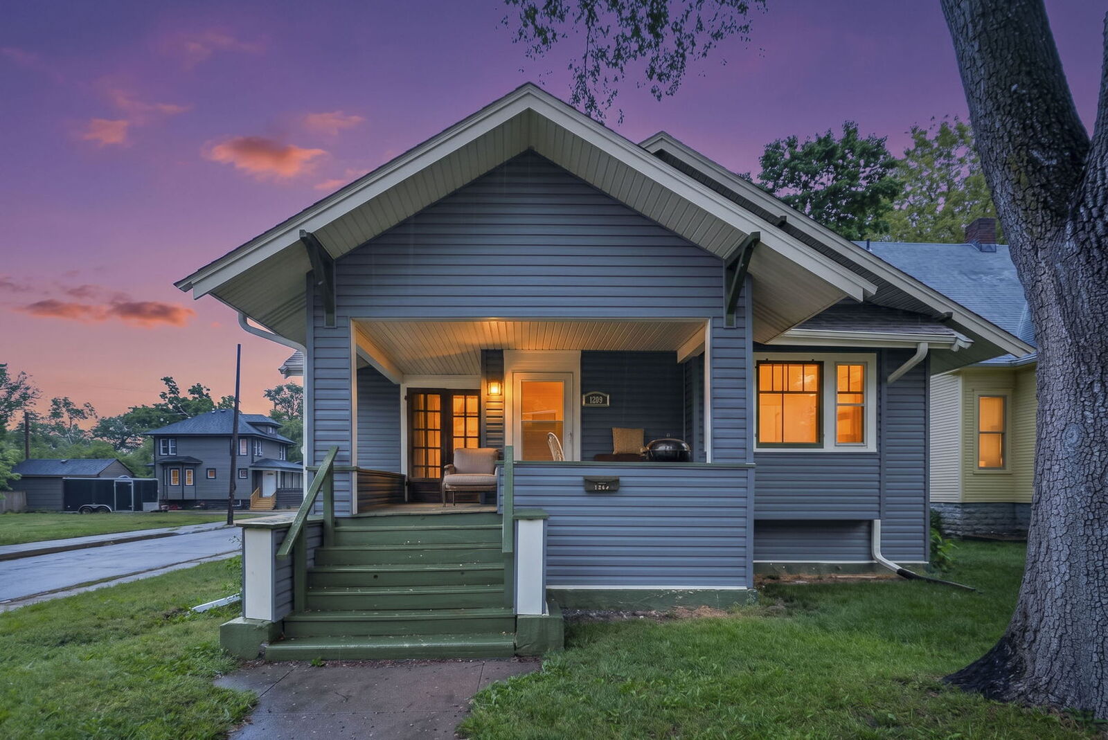 Property Photo: 1209 E Maple Street IL 60901