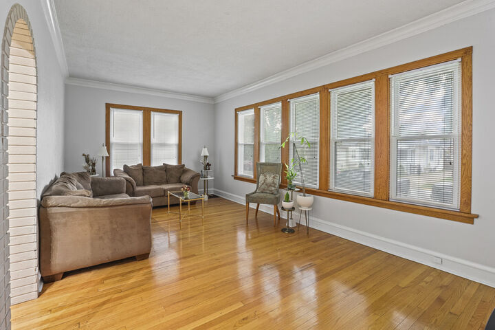 Property Photo: 3434 N Nagle Avenue IL 60634