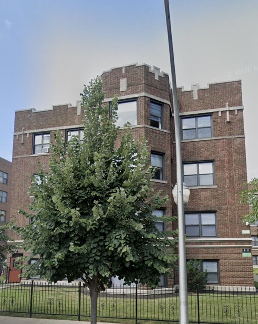 Property Photo: 6814 S Oglesby Avenue 3S IL 60649