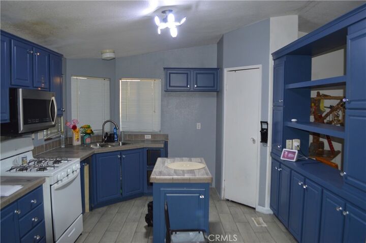 Property Photo:  115 N Manzanita Court  CA 92582 