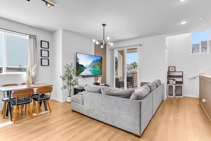 Property Photo: 402 Creekside Cir CA 92114