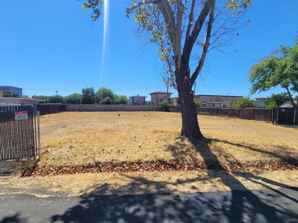 Property Photo: 6320 Patterson Way CA 95828