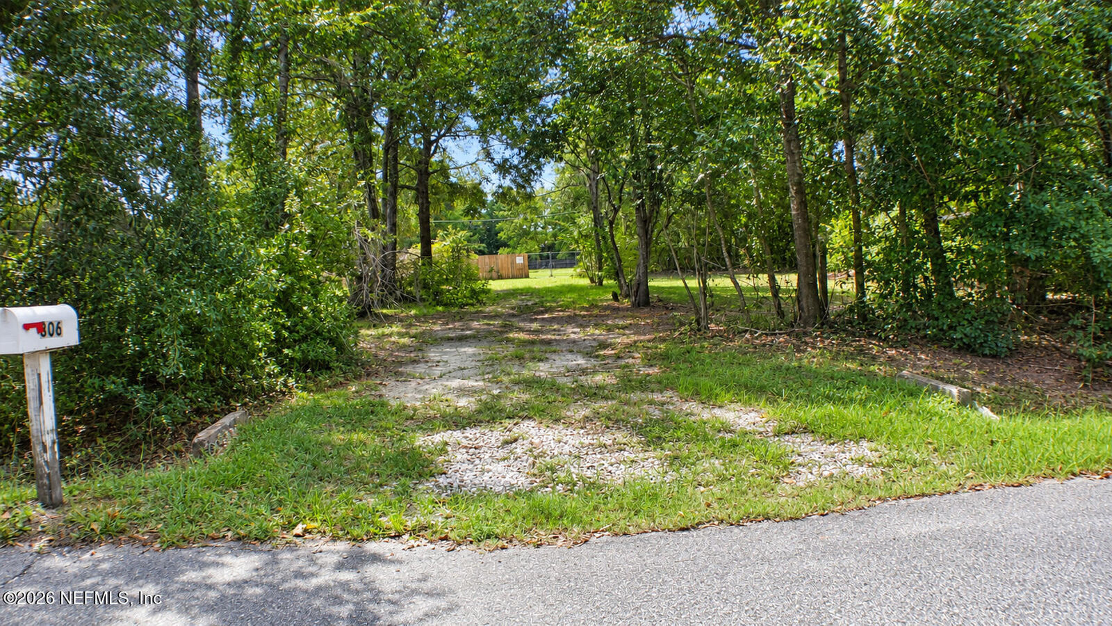 Property Photo: 306 Bernard Road FL 32218