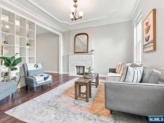 Property Photo:  35 Waverly Street 3A  NJ 07306 