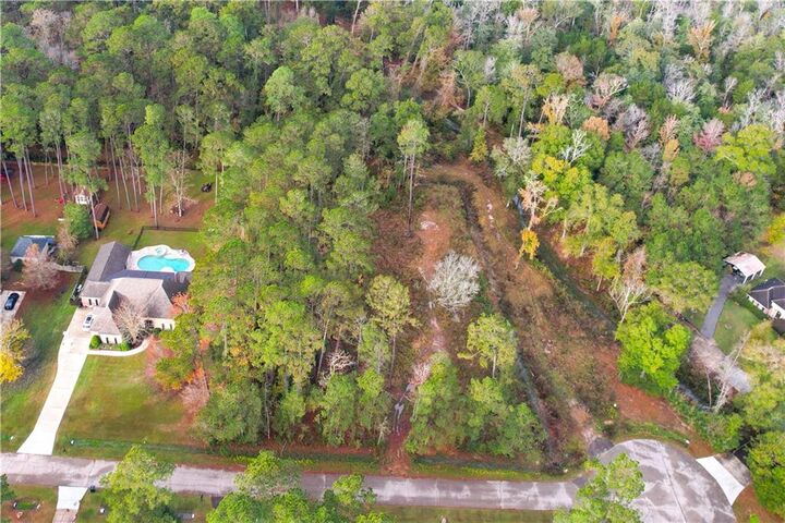 Property Photo: 433 Secluded Oak Loop LA 70447