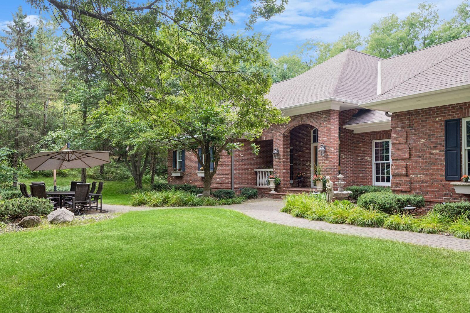 Property Photo:  1959 Pine Ridge Drive  MN 55118 
