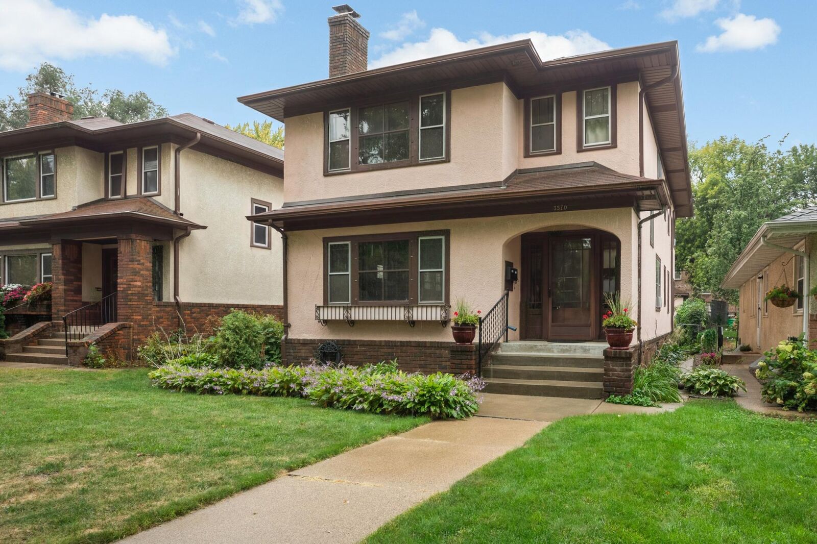 Property Photo:  3520 Pillsbury Avenue S  MN 55408 