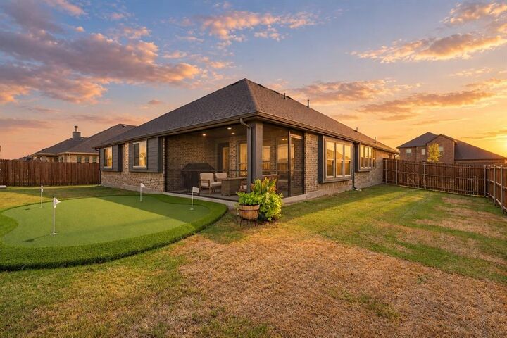 Photo de la propriété:  717 Truchas Avenue  TX 75126 