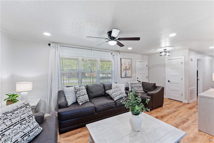 Property Photo:  1813 S J Street  AR 72756 