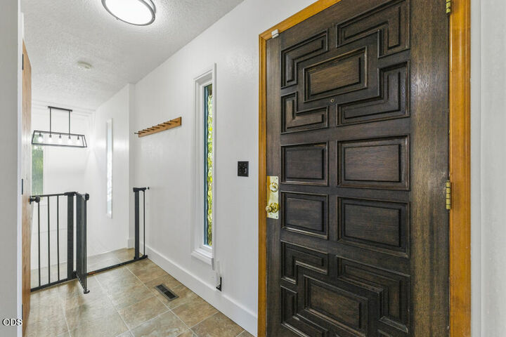 Property Photo:  2530 Berkeley Street  OR 97601 