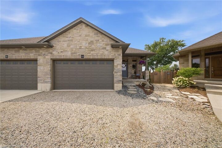 Property Photo:  14 Ridgewood Court  ON N4T 0E5 