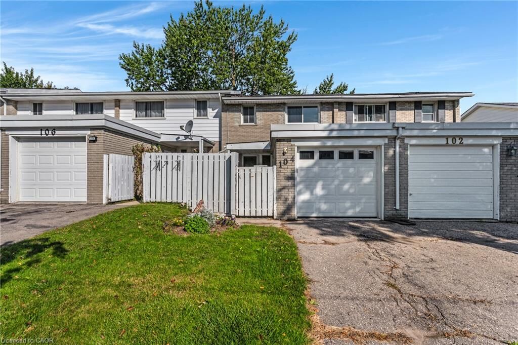 Property Photo:  104 Ralgreen Crescent  ON N2M 1T9 