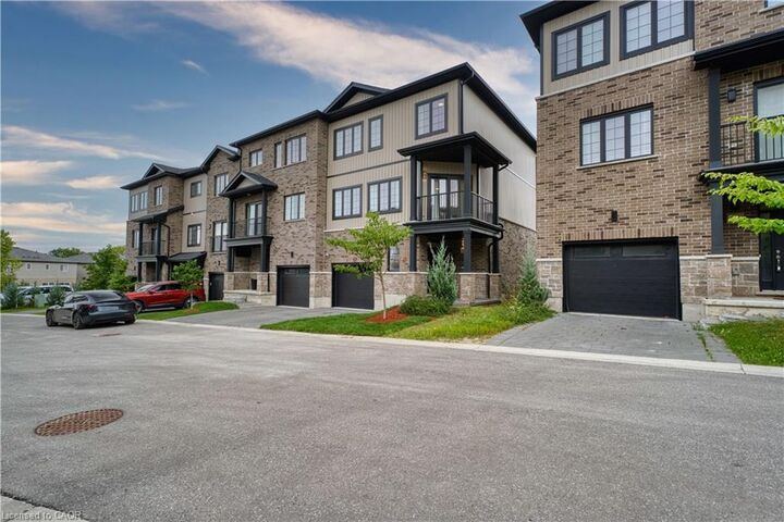 Property Photo:  2610 Kettering Place 37  ON N6M 0J4 