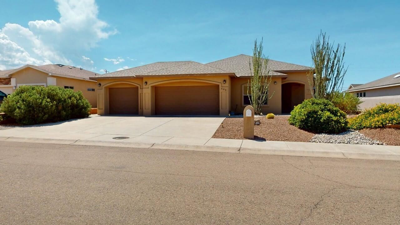Property Photo:  506 Tierra Bella Drive  NM 88310 