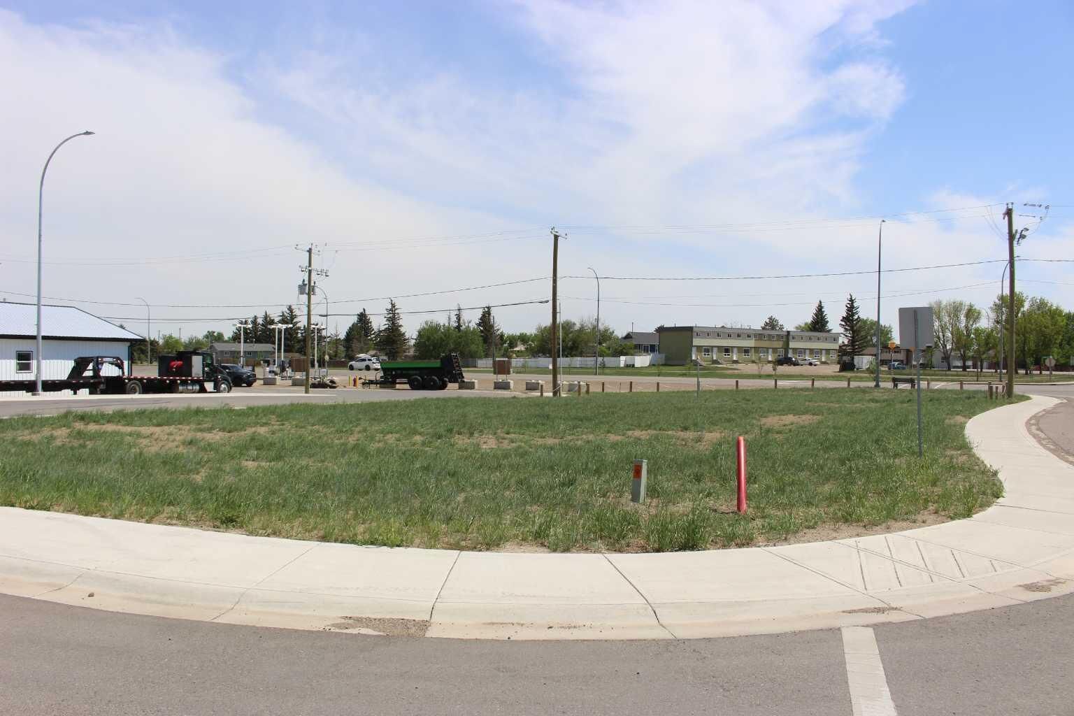 Property Photo:  862 Crescent Avenue  AB T0K 1V0 