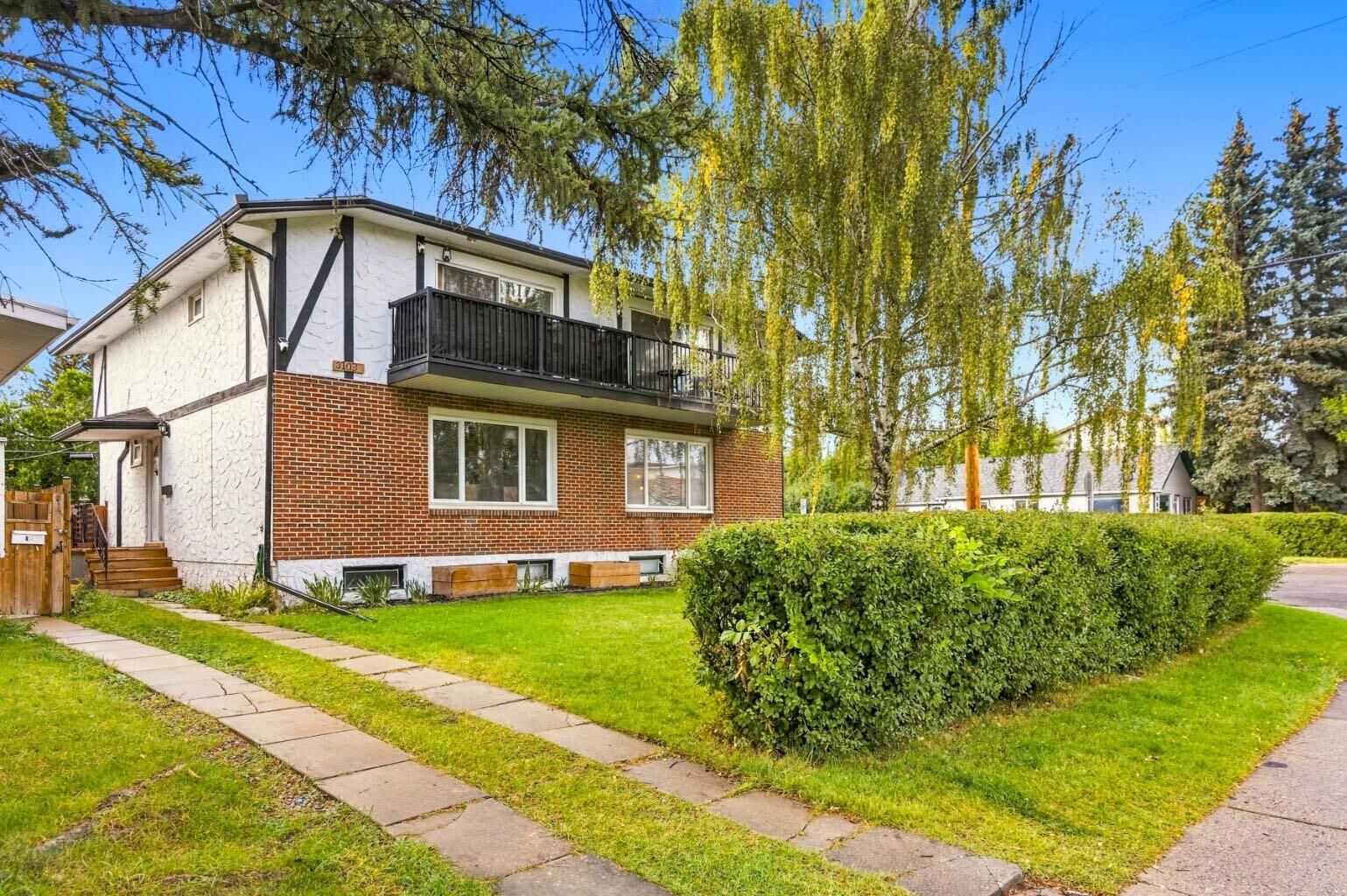 Property Photo:  3103 41 Street SW  AB T3E 3K9 