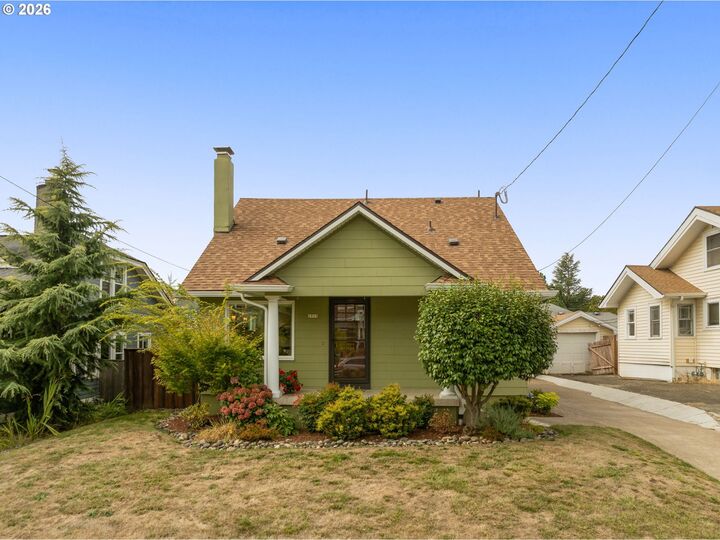 Property Photo:  1915 SE 59th Ave  OR 97215 