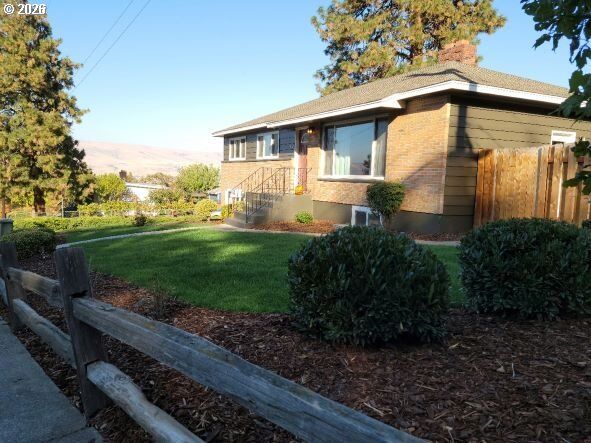 Property Photo: 1820 Jefferson St OR 97058