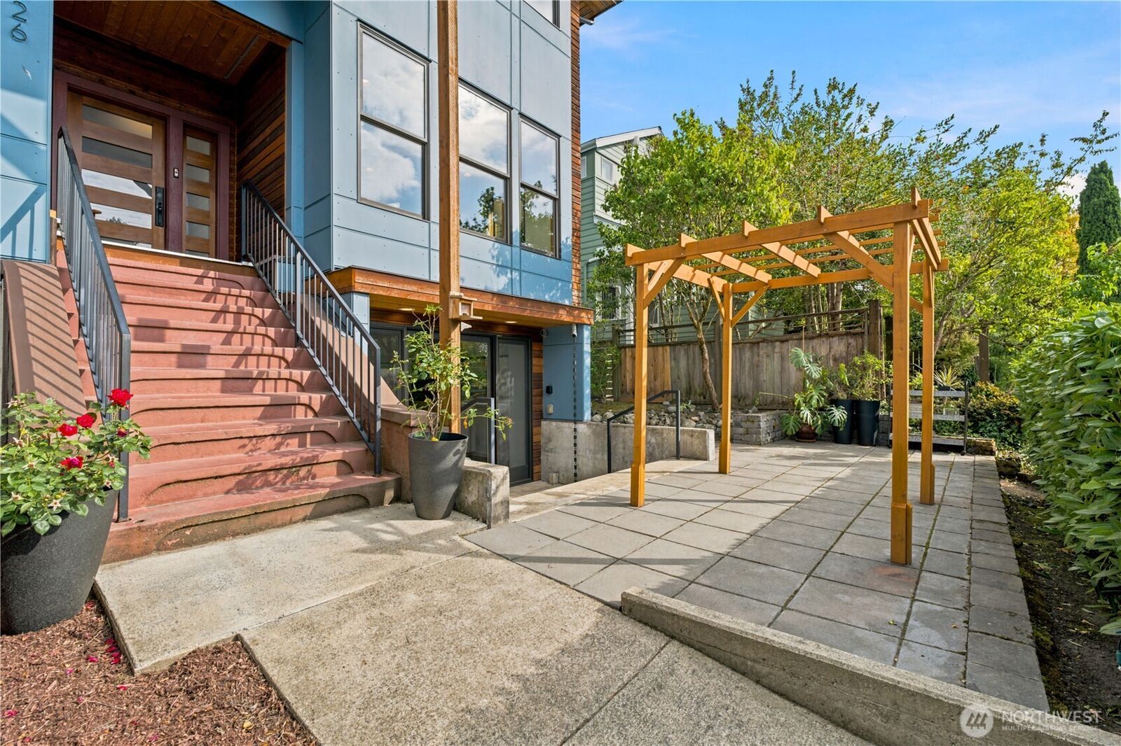 Property Photo:  826  30th Avenue  WA 98122 