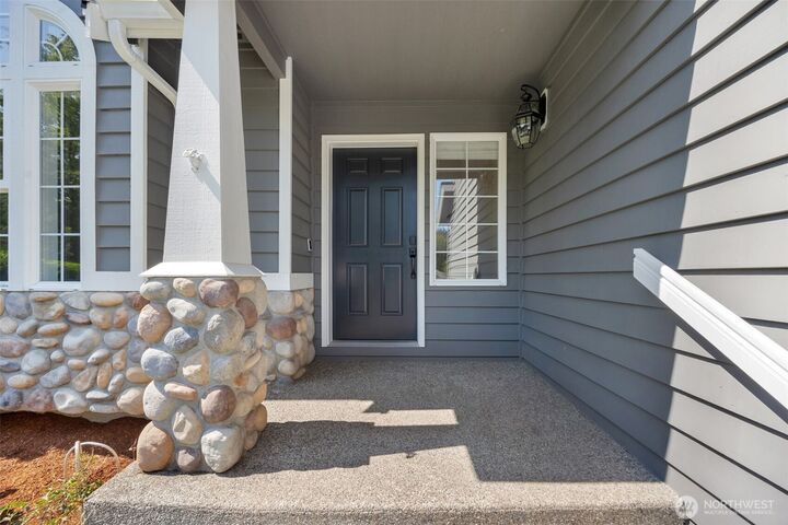 Property Photo: 5226 Narbeck Avenue WA 98203