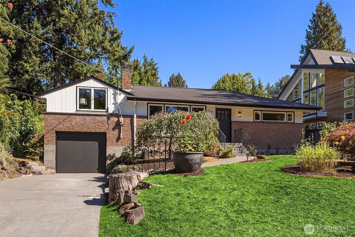 Property Photo: 11040 Alton Avenue NE WA 98125