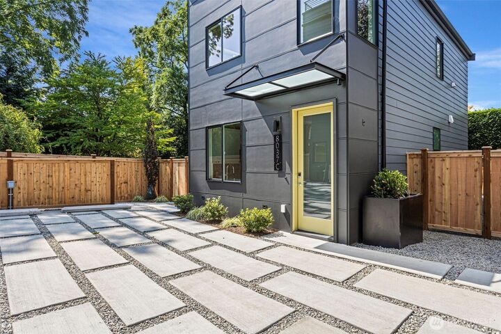 Property Photo: 8039 Wallingford Avenue N C WA 98103